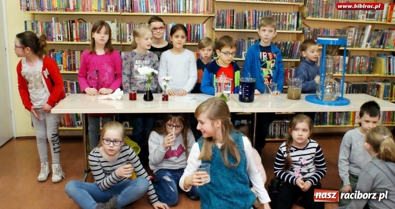 Zdjęcie w galerii na portalu naszraciborz.pl: Światowy Dzień Wody z Wodociągami w raciborskiej bibliotece wiadomości z regionu