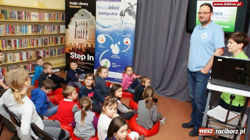 Zdjęcie w galerii na portalu naszraciborz.pl: Światowy Dzień Wody z Wodociągami w raciborskiej bibliotece wiadomości z regionu