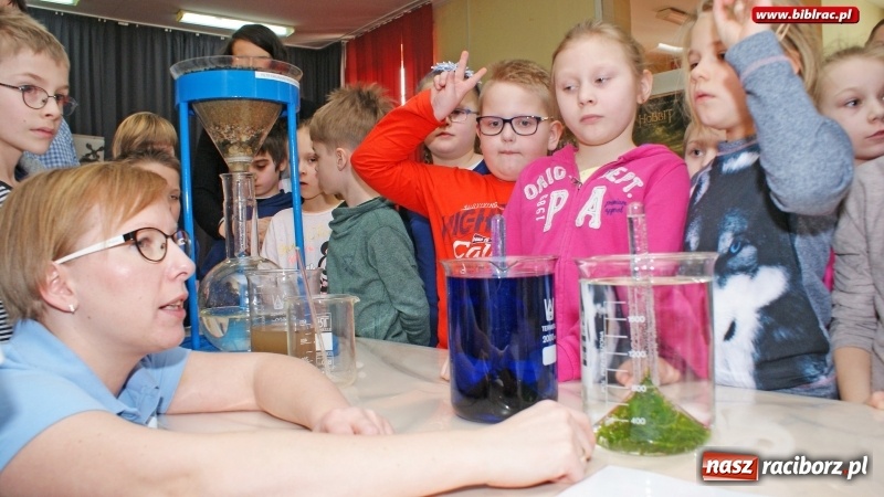 Zdjęcie w galerii na portalu naszraciborz.pl: Światowy Dzień Wody z Wodociągami w raciborskiej bibliotece wiadomości z regionu