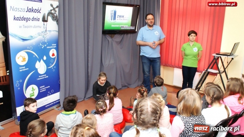Zdjęcie w galerii na portalu naszraciborz.pl: Światowy Dzień Wody z Wodociągami w raciborskiej bibliotece wiadomości z regionu