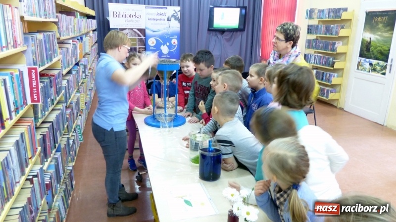 Zdjęcie w galerii na portalu naszraciborz.pl: Światowy Dzień Wody z Wodociągami w raciborskiej bibliotece wiadomości z regionu