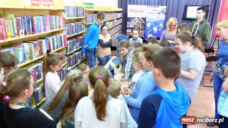Zdjęcie w galerii na portalu naszraciborz.pl: Światowy Dzień Wody z Wodociągami w raciborskiej bibliotece wiadomości z regionu