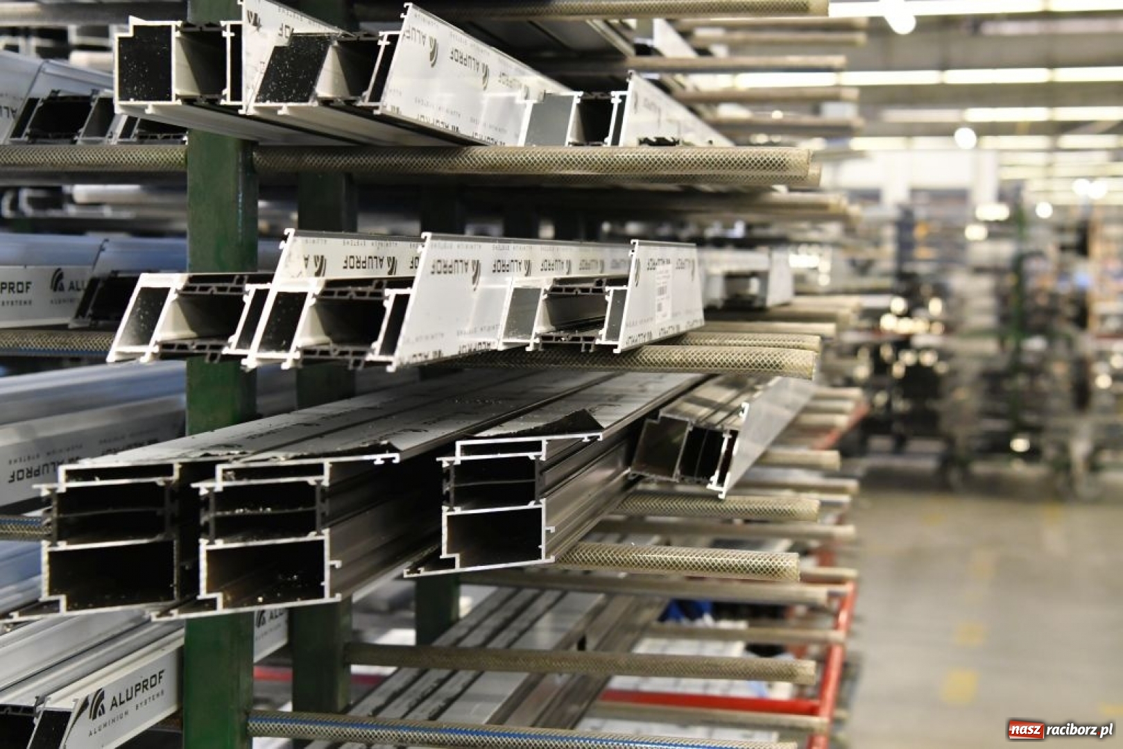 Zdjęcie w galerii na portalu naszraciborz.pl: Eko-Okna poszukują ślusarzy i stolarzy do działu aluminium wiadomości z regionu