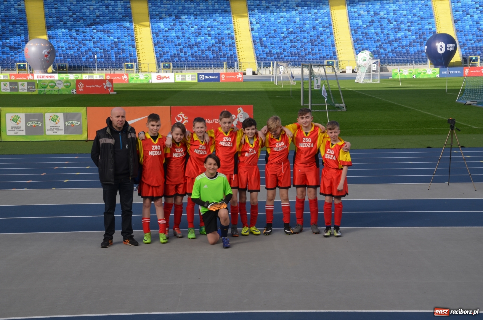 Zdjęcie w galerii na portalu naszraciborz.pl: Waleczni Nędza tuż za podium wojewódzkiego finału o Puchar Tymbarku wiadomości z regionu