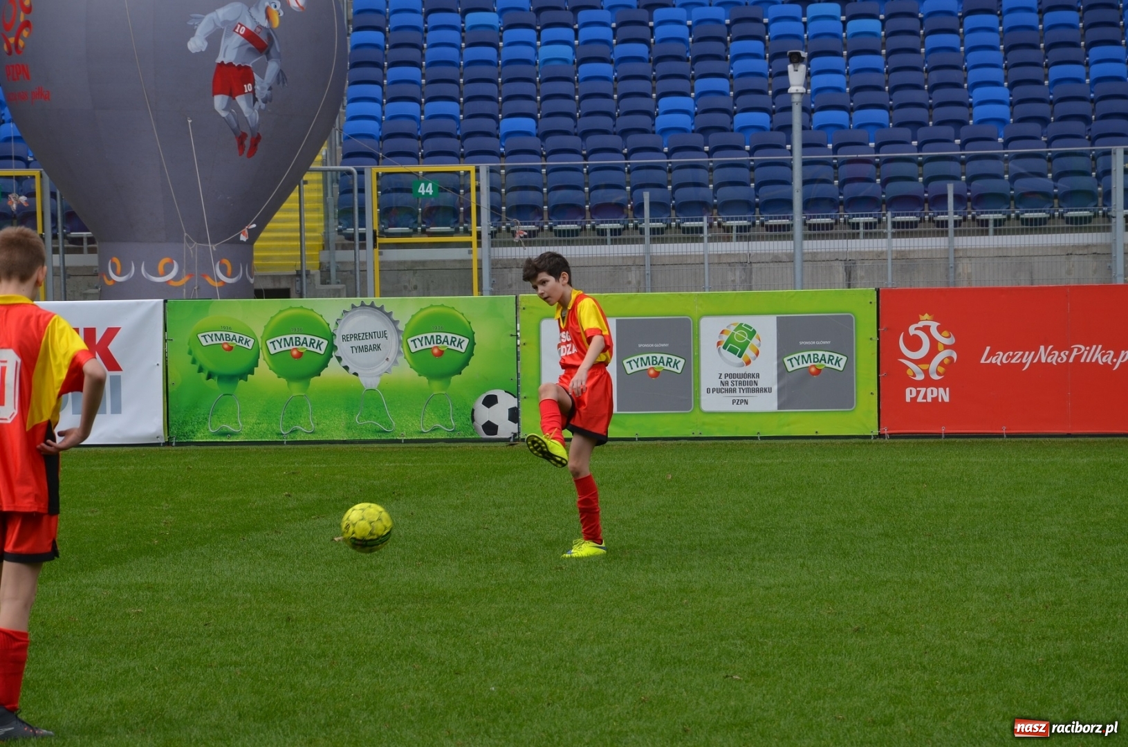 Zdjęcie w galerii na portalu naszraciborz.pl: Waleczni Nędza tuż za podium wojewódzkiego finału o Puchar Tymbarku wiadomości z regionu