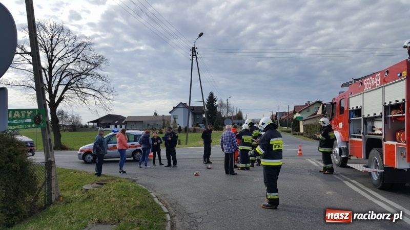 Zdjęcie w galerii na portalu naszraciborz.pl: Zderzenie osobówki i skutera w Tworkowie  wiadomości z regionu