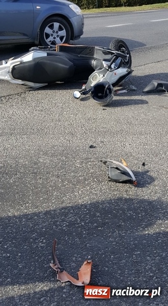 Zdjęcie w galerii na portalu naszraciborz.pl: Zderzenie osobówki i skutera w Tworkowie  wiadomości z regionu