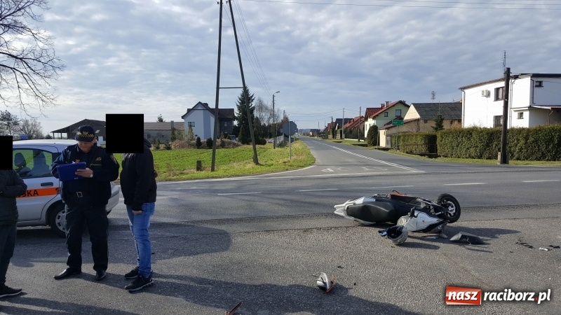 Zdjęcie w galerii na portalu naszraciborz.pl: Zderzenie osobówki i skutera w Tworkowie  wiadomości z regionu