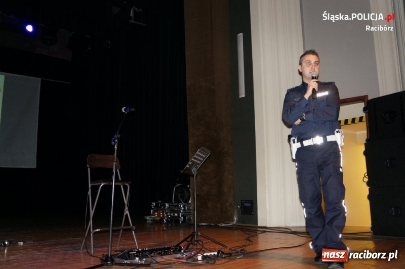 Zdjęcie w galerii na portalu naszraciborz.pl: IRA zagrała wczoraj z policjantami z Raciborza wiadomości z regionu