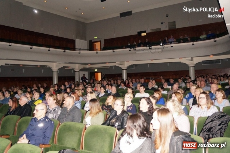 Zdjęcie w galerii na portalu naszraciborz.pl: IRA zagrała wczoraj z policjantami z Raciborza wiadomości z regionu
