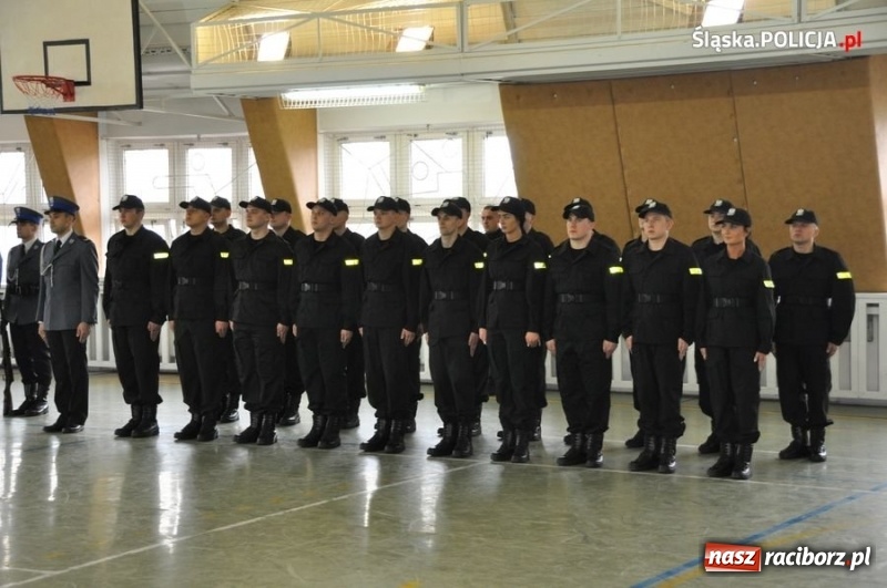 Zdjęcie w galerii na portalu naszraciborz.pl: Śląski garnizon zasiliło dwudziestu nowych policjantów. Kiedy kolejny nabór do służby? wiadomości z regionu