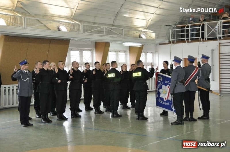 Zdjęcie w galerii na portalu naszraciborz.pl: Śląski garnizon zasiliło dwudziestu nowych policjantów. Kiedy kolejny nabór do służby? wiadomości z regionu