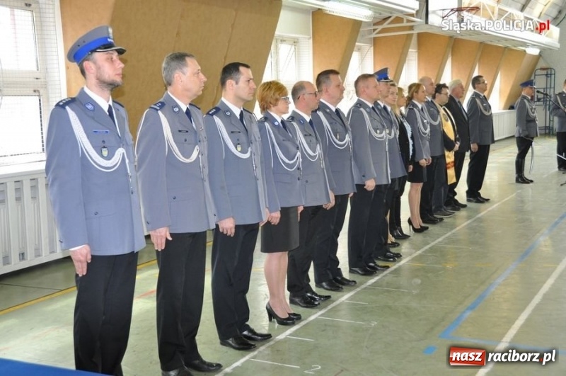 Zdjęcie w galerii na portalu naszraciborz.pl: Śląski garnizon zasiliło dwudziestu nowych policjantów. Kiedy kolejny nabór do służby? wiadomości z regionu