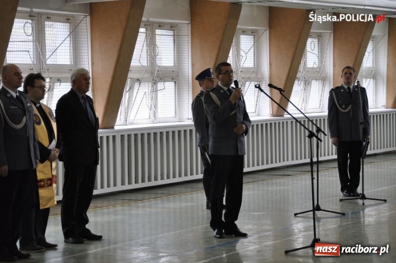 Zdjęcie w galerii na portalu naszraciborz.pl: Śląski garnizon zasiliło dwudziestu nowych policjantów. Kiedy kolejny nabór do służby? wiadomości z regionu