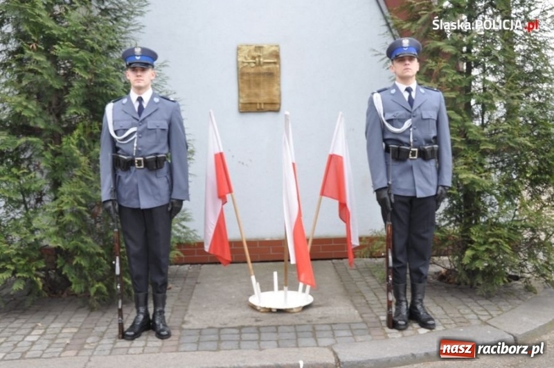 Zdjęcie w galerii na portalu naszraciborz.pl: Śląski garnizon zasiliło dwudziestu nowych policjantów. Kiedy kolejny nabór do służby? wiadomości z regionu
