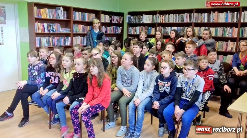 Zdjęcie w galerii na portalu naszraciborz.pl: Cały Racibórz czyta… Jeżycjadę wiadomości z regionu