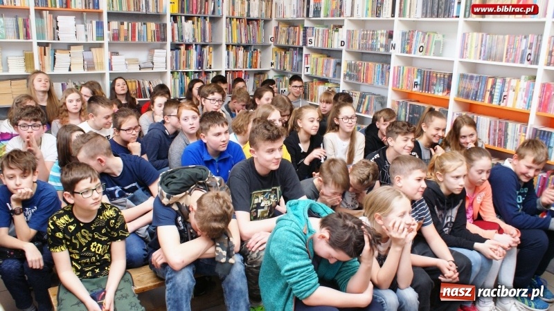 Zdjęcie w galerii na portalu naszraciborz.pl: Cały Racibórz czyta… Jeżycjadę wiadomości z regionu