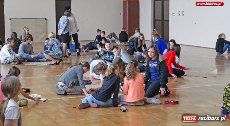 Zdjęcie w galerii na portalu naszraciborz.pl: Cały Racibórz czyta… Jeżycjadę wiadomości z regionu