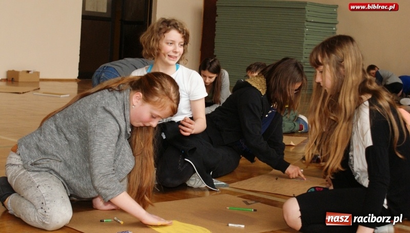 Zdjęcie w galerii na portalu naszraciborz.pl: Cały Racibórz czyta… Jeżycjadę wiadomości z regionu