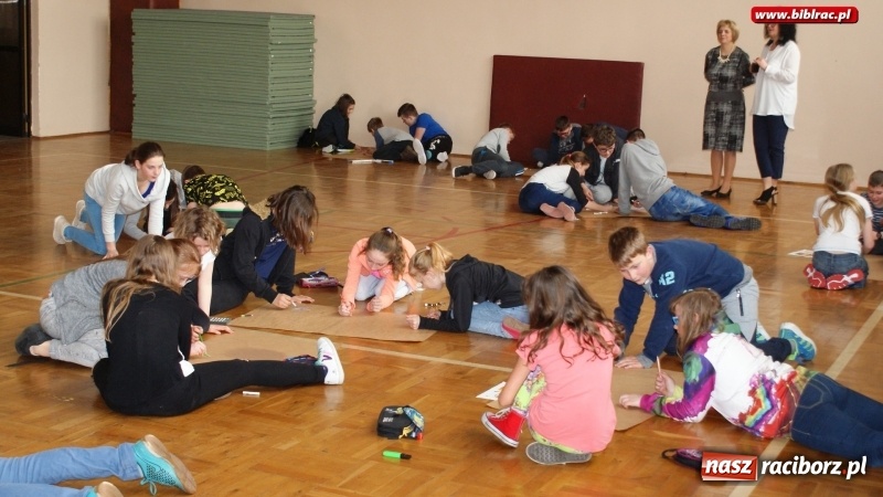 Zdjęcie w galerii na portalu naszraciborz.pl: Cały Racibórz czyta… Jeżycjadę wiadomości z regionu