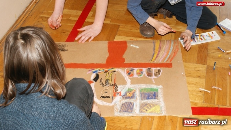 Zdjęcie w galerii na portalu naszraciborz.pl: Cały Racibórz czyta… Jeżycjadę wiadomości z regionu