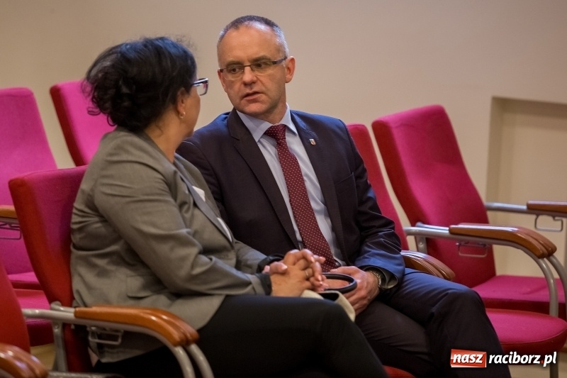 Zdjęcie w galerii na portalu naszraciborz.pl: Marszałek Saługa: Przyjechałem uczyć się od prezydenta Raciborza, jak walczyć ze smogiem wiadomości z regionu