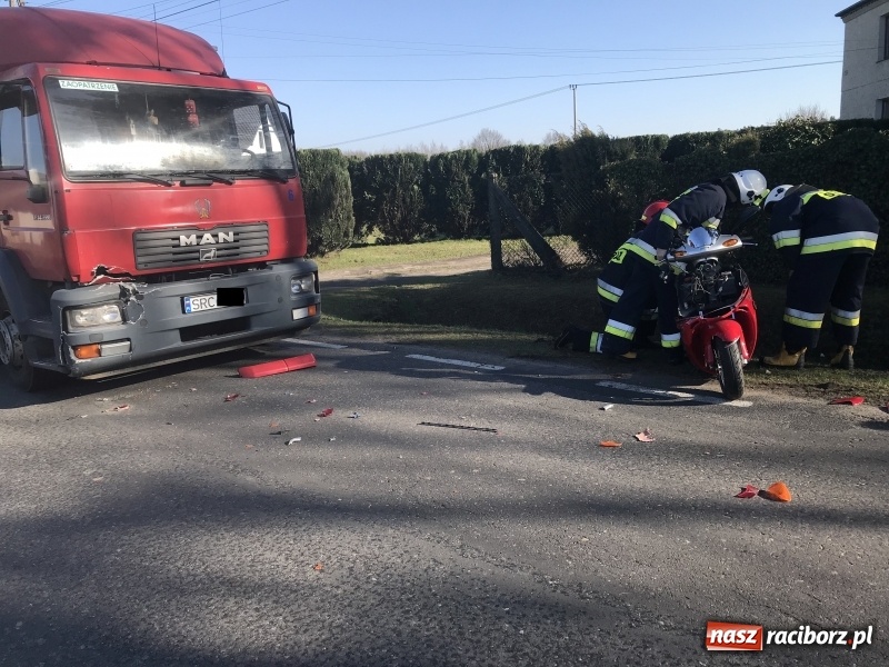 Zdjęcie w galerii na portalu naszraciborz.pl: Niejasne okoliczności zderzenia ciężarówki ze skuterem. Szczegóły ma ustalić sąd wiadomości z regionu