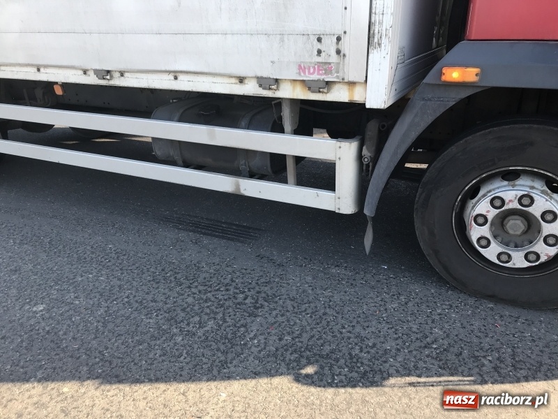 Zdjęcie w galerii na portalu naszraciborz.pl: Niejasne okoliczności zderzenia ciężarówki ze skuterem. Szczegóły ma ustalić sąd wiadomości z regionu