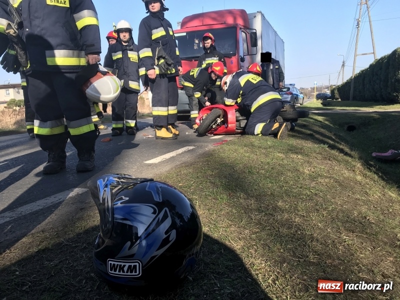 Zdjęcie w galerii na portalu naszraciborz.pl: Niejasne okoliczności zderzenia ciężarówki ze skuterem. Szczegóły ma ustalić sąd wiadomości z regionu