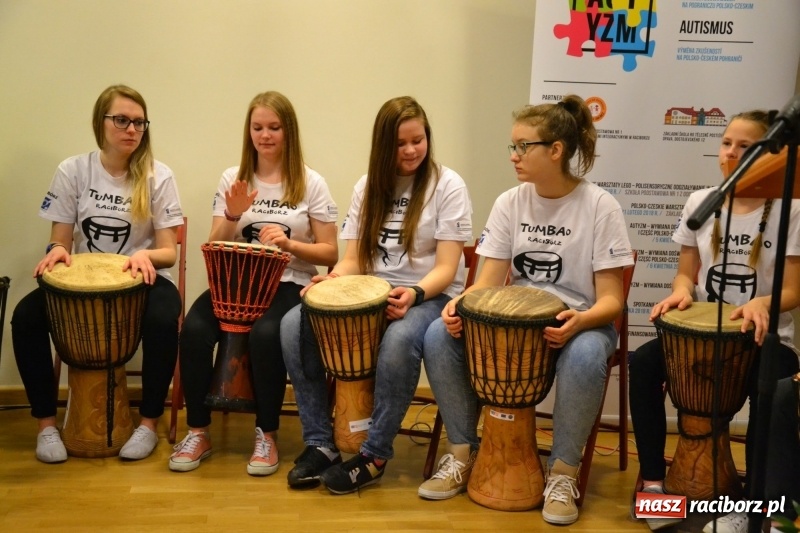 Zdjęcie w galerii na portalu naszraciborz.pl: Polsko-czeska dyskusja o autyzmie na raciborskim zamku  wiadomości z regionu