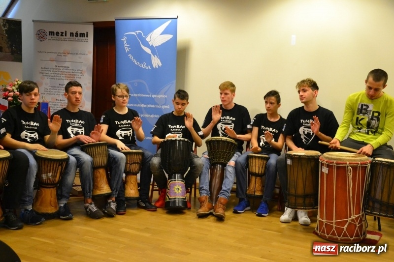 Zdjęcie w galerii na portalu naszraciborz.pl: Polsko-czeska dyskusja o autyzmie na raciborskim zamku  wiadomości z regionu