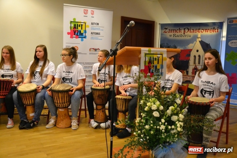 Zdjęcie w galerii na portalu naszraciborz.pl: Polsko-czeska dyskusja o autyzmie na raciborskim zamku  wiadomości z regionu