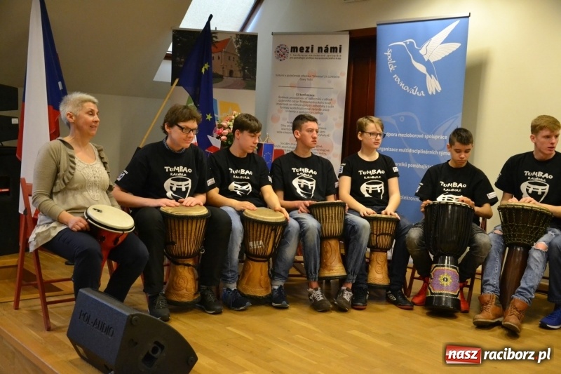 Zdjęcie w galerii na portalu naszraciborz.pl: Polsko-czeska dyskusja o autyzmie na raciborskim zamku  wiadomości z regionu