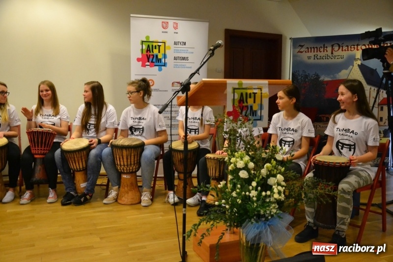 Zdjęcie w galerii na portalu naszraciborz.pl: Polsko-czeska dyskusja o autyzmie na raciborskim zamku  wiadomości z regionu