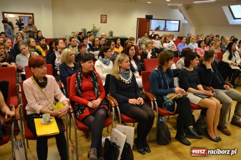 Zdjęcie w galerii na portalu naszraciborz.pl: Polsko-czeska dyskusja o autyzmie na raciborskim zamku  wiadomości z regionu