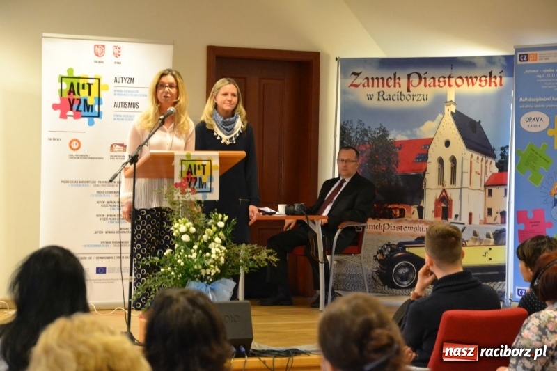 Zdjęcie w galerii na portalu naszraciborz.pl: Polsko-czeska dyskusja o autyzmie na raciborskim zamku  wiadomości z regionu