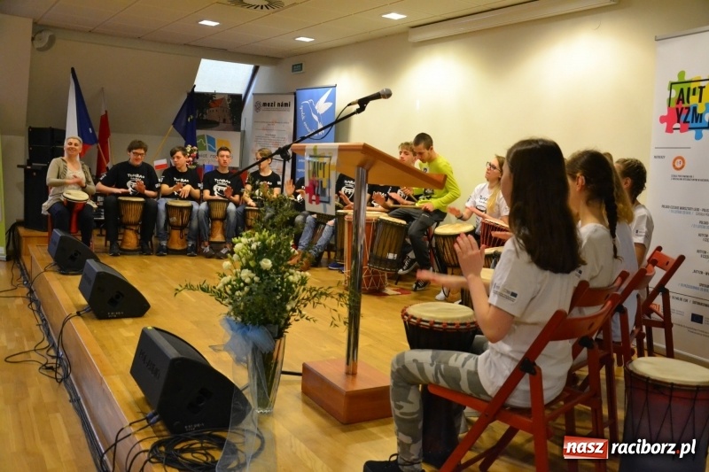 Zdjęcie w galerii na portalu naszraciborz.pl: Polsko-czeska dyskusja o autyzmie na raciborskim zamku  wiadomości z regionu