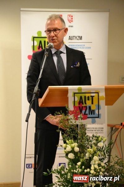 Zdjęcie w galerii na portalu naszraciborz.pl: Polsko-czeska dyskusja o autyzmie na raciborskim zamku  wiadomości z regionu