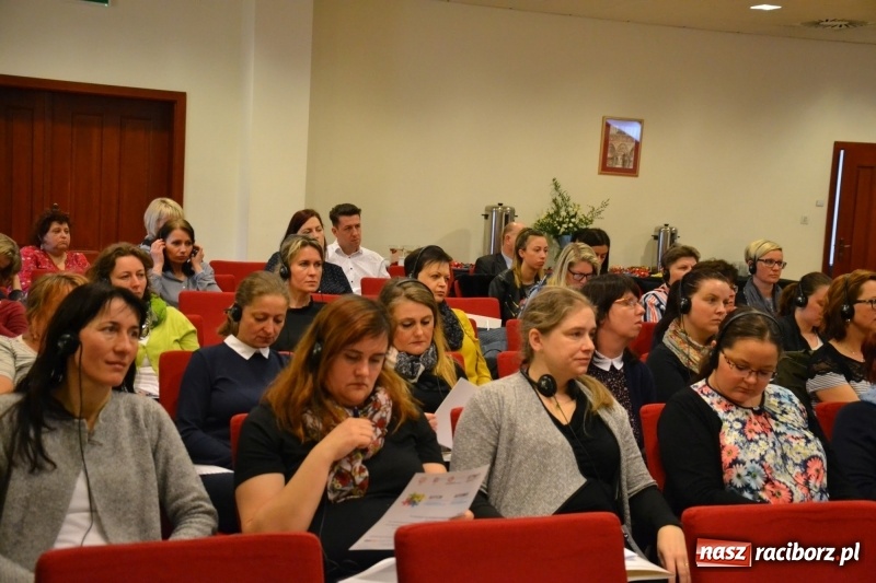 Zdjęcie w galerii na portalu naszraciborz.pl: Polsko-czeska dyskusja o autyzmie na raciborskim zamku  wiadomości z regionu