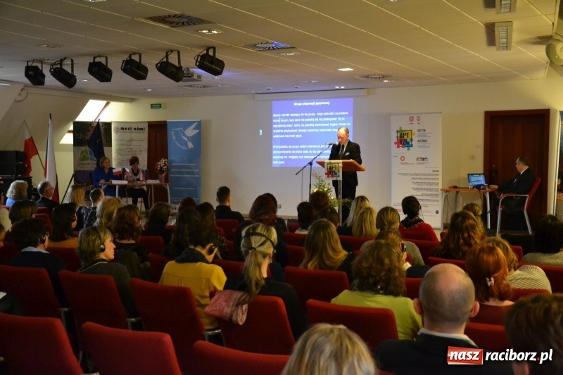 Zdjęcie w galerii na portalu naszraciborz.pl: Polsko-czeska dyskusja o autyzmie na raciborskim zamku  wiadomości z regionu