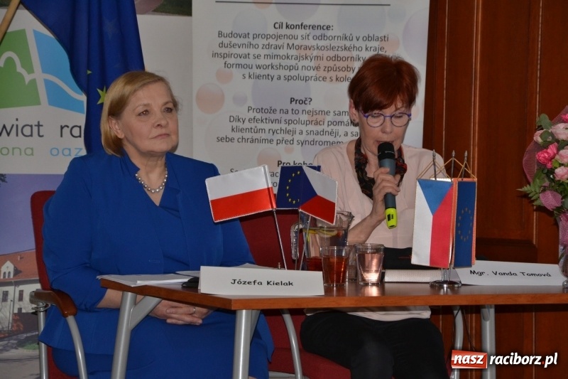 Zdjęcie w galerii na portalu naszraciborz.pl: Polsko-czeska dyskusja o autyzmie na raciborskim zamku  wiadomości z regionu