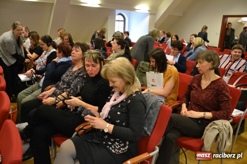 Zdjęcie w galerii na portalu naszraciborz.pl: Polsko-czeska dyskusja o autyzmie na raciborskim zamku  wiadomości z regionu