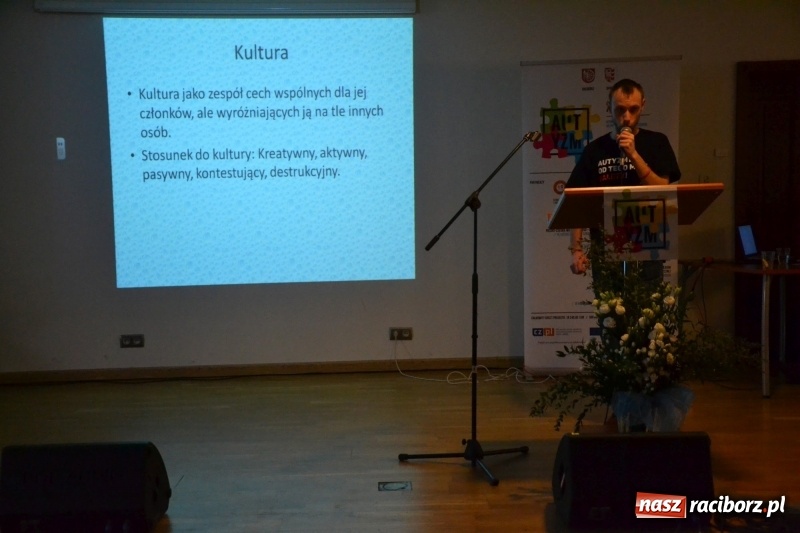 Zdjęcie w galerii na portalu naszraciborz.pl: Polsko-czeska dyskusja o autyzmie na raciborskim zamku  wiadomości z regionu