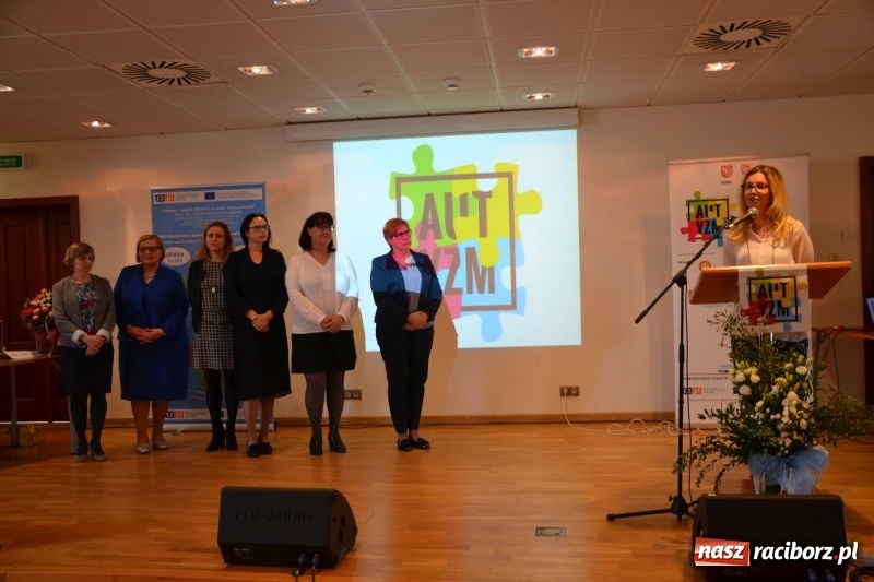 Zdjęcie w galerii na portalu naszraciborz.pl: Polsko-czeska dyskusja o autyzmie na raciborskim zamku  wiadomości z regionu