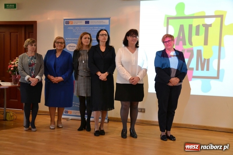 Zdjęcie w galerii na portalu naszraciborz.pl: Polsko-czeska dyskusja o autyzmie na raciborskim zamku  wiadomości z regionu