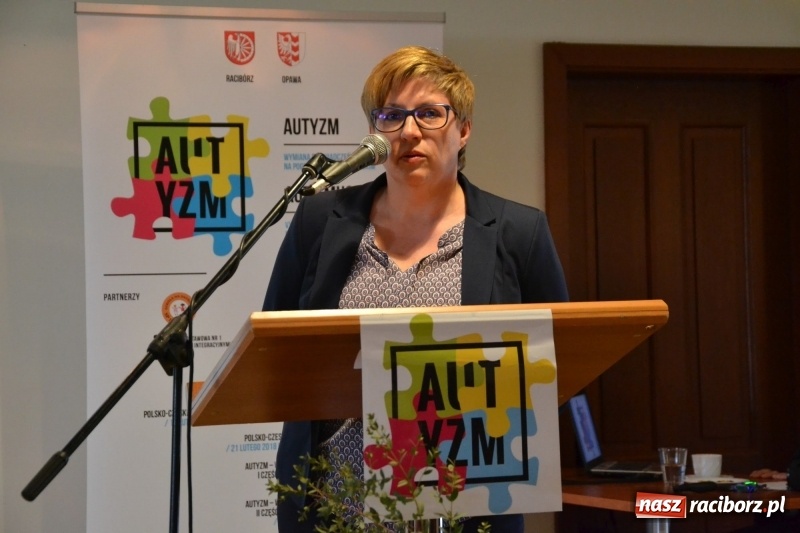 Zdjęcie w galerii na portalu naszraciborz.pl: Polsko-czeska dyskusja o autyzmie na raciborskim zamku  wiadomości z regionu