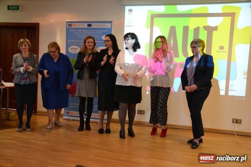 Zdjęcie w galerii na portalu naszraciborz.pl: Polsko-czeska dyskusja o autyzmie na raciborskim zamku  wiadomości z regionu