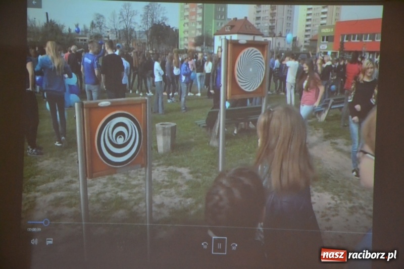 Zdjęcie w galerii na portalu naszraciborz.pl: Polsko-czeska dyskusja o autyzmie na raciborskim zamku  wiadomości z regionu