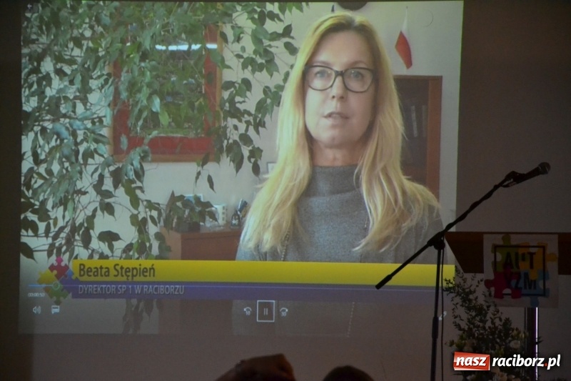 Zdjęcie w galerii na portalu naszraciborz.pl: Polsko-czeska dyskusja o autyzmie na raciborskim zamku  wiadomości z regionu