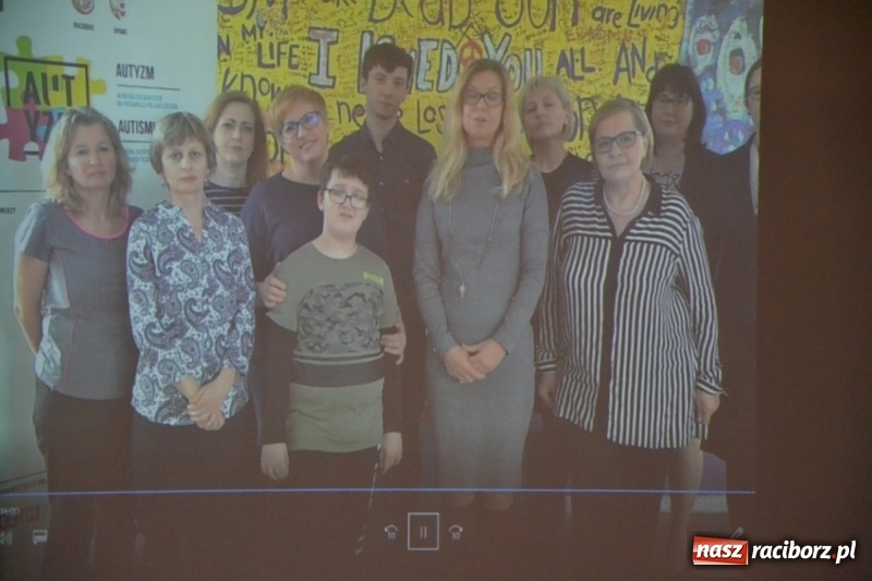 Zdjęcie w galerii na portalu naszraciborz.pl: Polsko-czeska dyskusja o autyzmie na raciborskim zamku  wiadomości z regionu